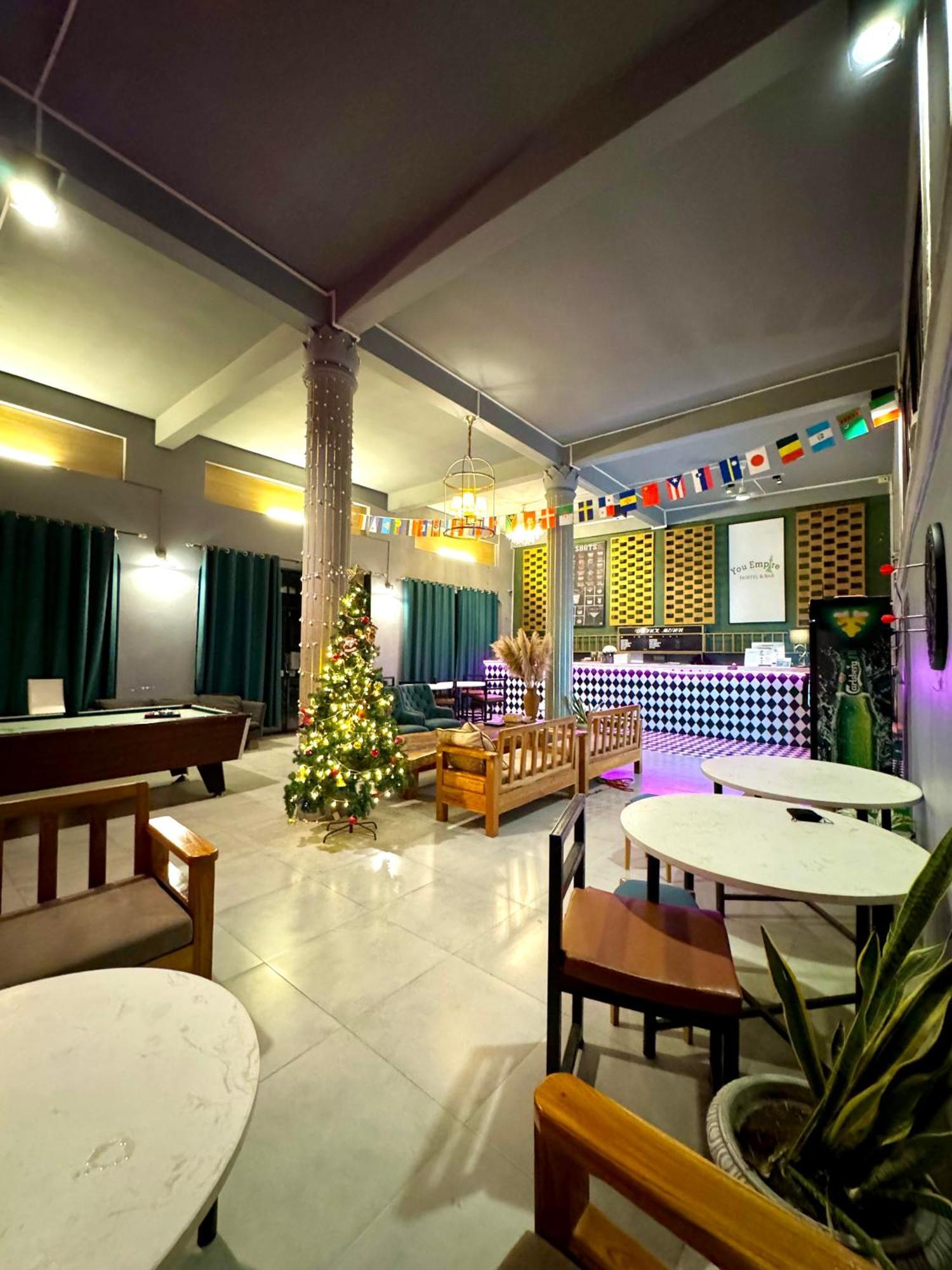 You Empire Hostel & Bar Pakse Exterior foto
